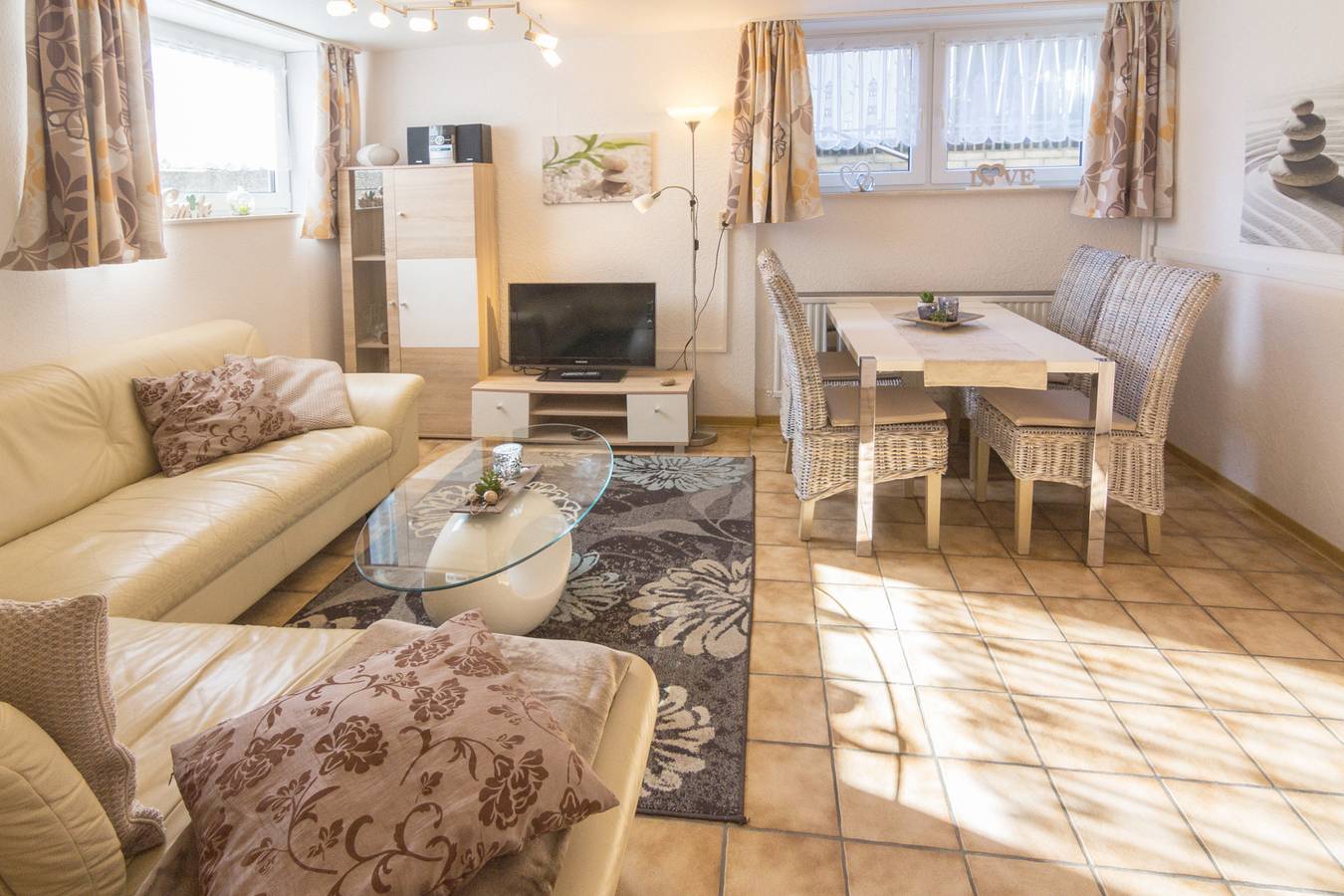 Ganze Ferienwohnung, „Haus am Leuchtturm“ Ferienwohnungen, Landmann - Ferienwohnung Seestern in Neuharlingersiel, Nordseeküste