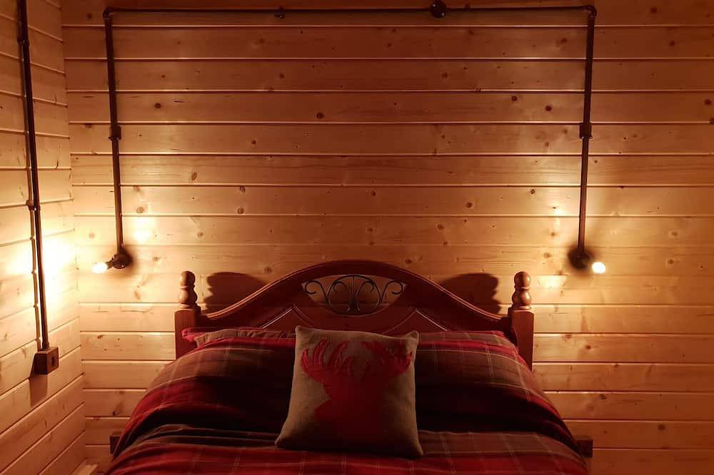 Caban Cwtch - Log fire, pool table, fire pit, Bbq, hot tub cinema: Dog friendly in Botany Bay, Kent