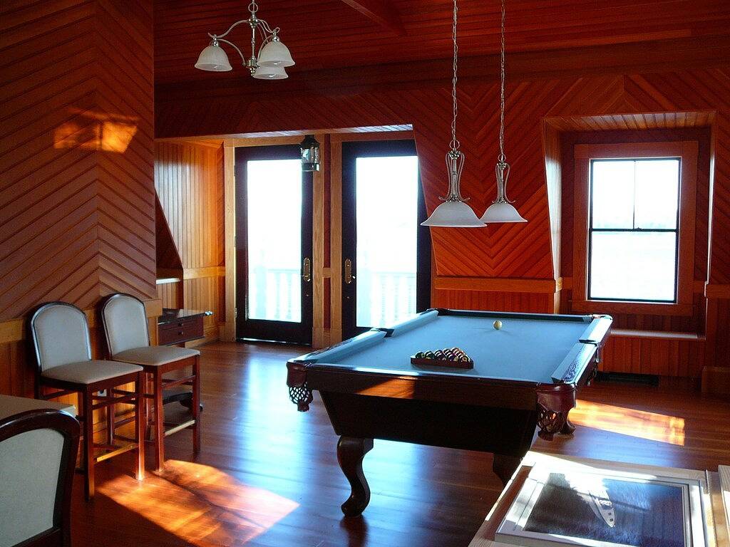 Lake Winni's Finest Waterfront restaurierte Villa mit Bootshaus und Privatstrand in Gilford, Lake Winnipesaukee