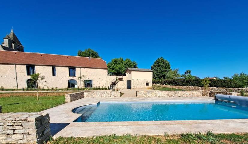 Location de vacances pour 4 personnes, avec jardin ainsi que vue et piscine à Assier - 2