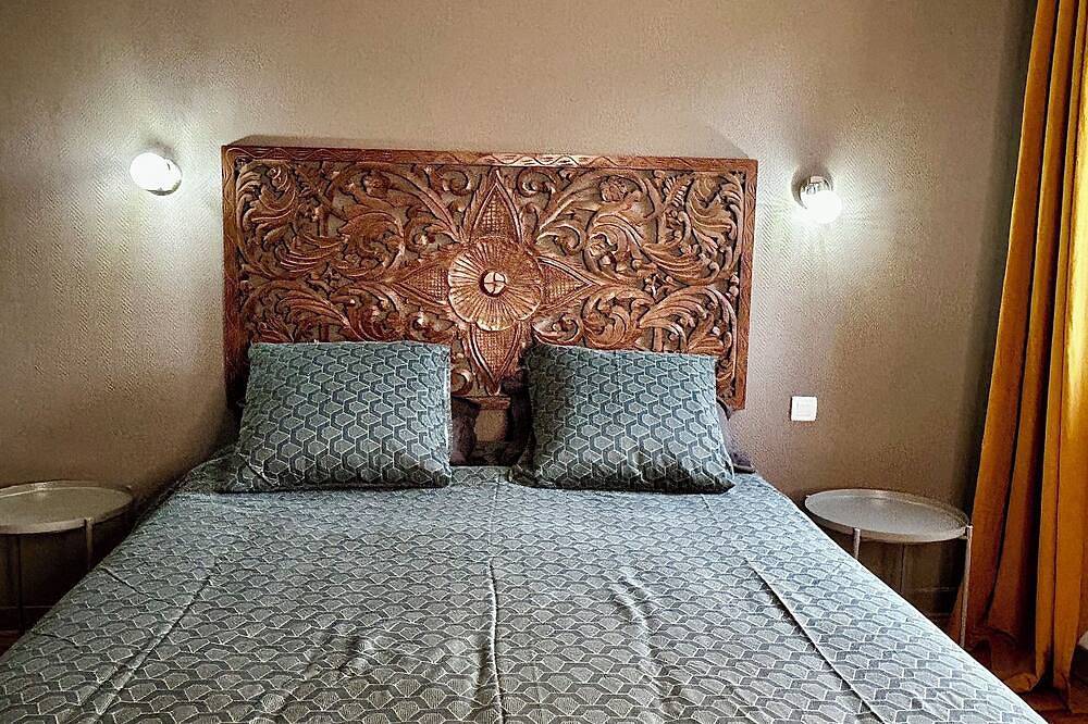 2 Storey House with garden, central Bergerac, spacious and bright. Parking privé in Bergerac, Périgord Pourpre