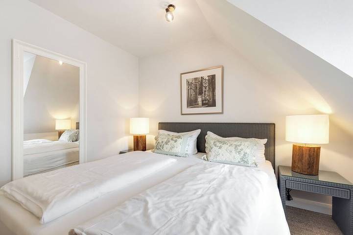 Ganze Wohnung, Diese Obergeschoss-Wohnung ist ca. 60 m² groß und bietet zwei Personen Platz. in Keitum, Sylt (Gemeinde)