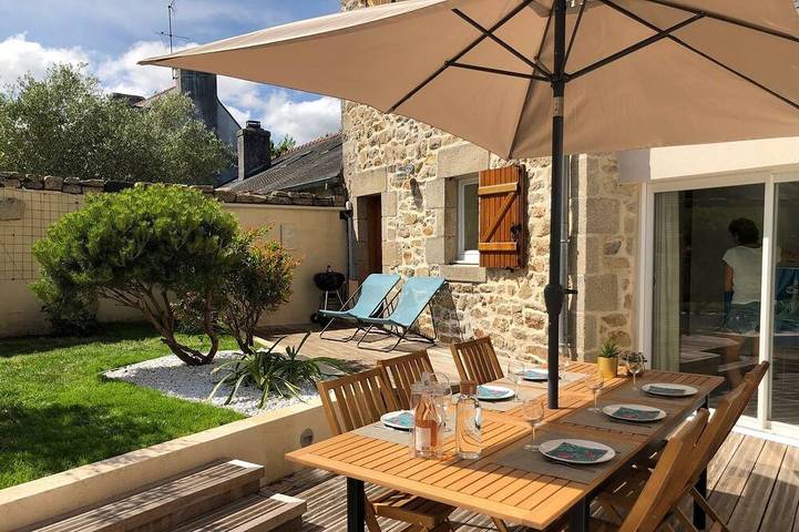 Location de vacances pour 8 personnes, avec Terrasse et Jardin dans Office de Tourisme de Combrit Sainte Marine
