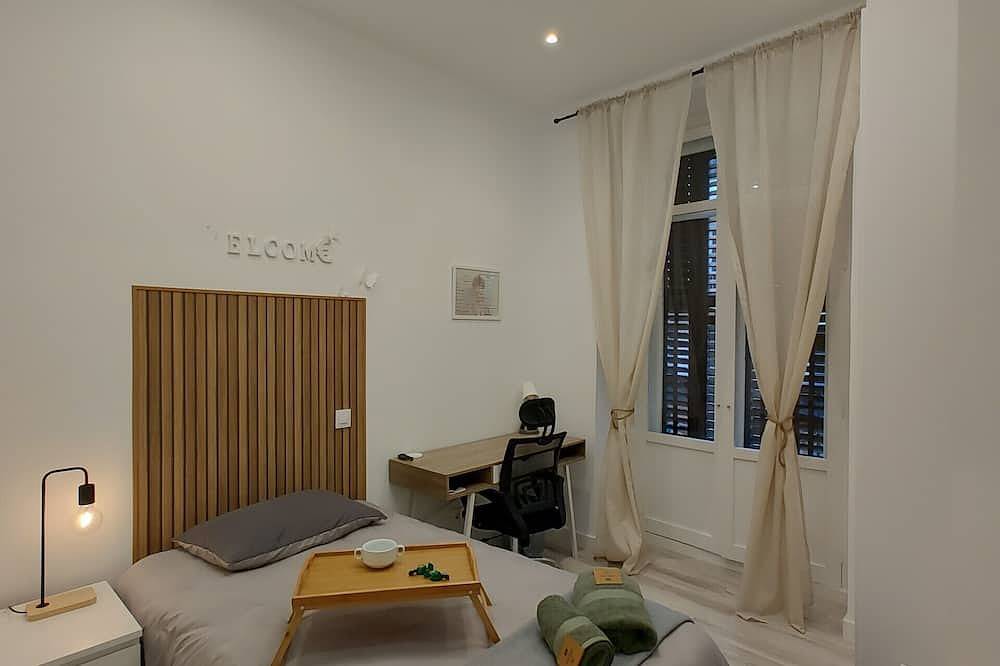 Amsterdam: room with comfort and shared areas Gran Vía-Madrid in Centro (Madrid), Madrid
