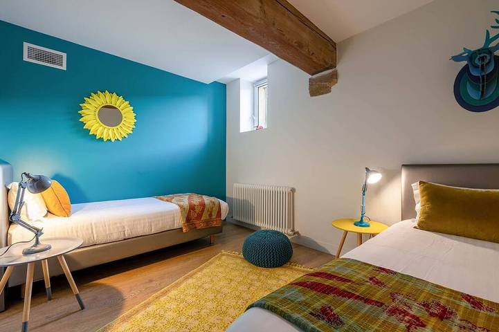 Mas 10 People - 5 Bedrooms - 5 Bathrooms La Cour Des Sens in Lagnes, Parque natural regional del Luberon