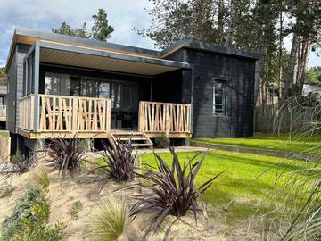 Gîte pour 4 personnes, avec piscine ainsi que bassin pour enfant et jardin, animaux acceptés à Jullouville