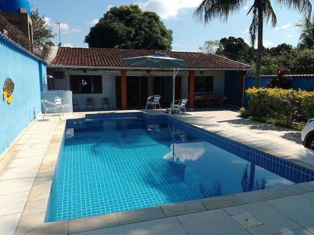 Haus in Boracéia Ii mit Pool 3 Schlafzimmer mit 2 Suiten, Billardtisch, 4 Badezimmer in São Sebastião, Região Metropolitana do Vale do Paraíba e Litoral Norte