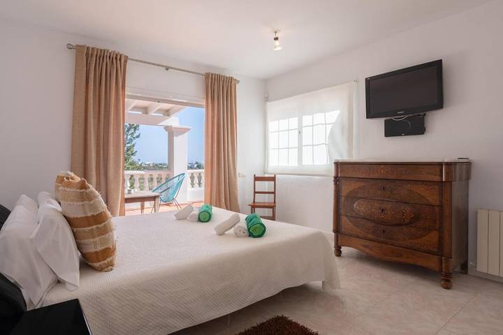 Casa rural para 12 personas, con Balcón y Terraza además de Jardín y Piscina en Sant Jordi de ses Salines - 3