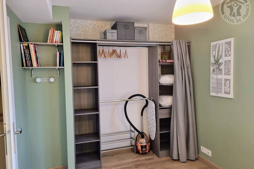 Gîte tout inclus avec jardin clos, terrasse privative, proche forêt et randonnées, 1 chambre, 1 canapé-lit in Preux-au-Bois, Avesnes-sur-Helpe