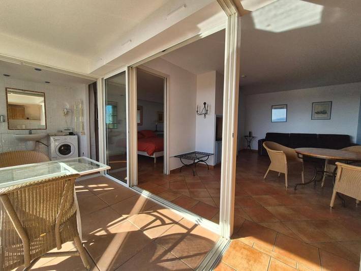 Gîte pour 4 personnes, avec vue ainsi que terrasse et piscine dans Golf De Fregate - 4
