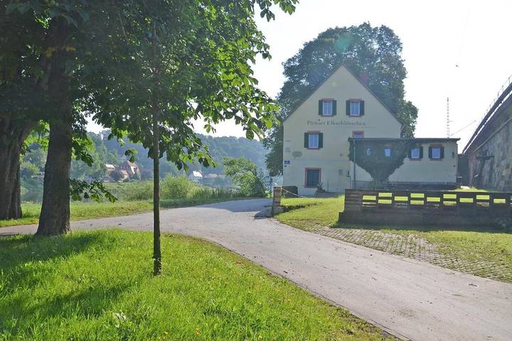 BnB für 2 Personen, mit Garten und Ausblick in Pirna