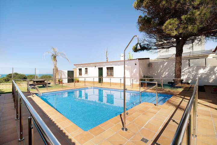 Ganze Wohnung, Ferienhaus "Novobarrosa B" mit Meerblick, Gemeinschaftspool und WLAN in Novo Sancti Petri, Chiclana de la Frontera