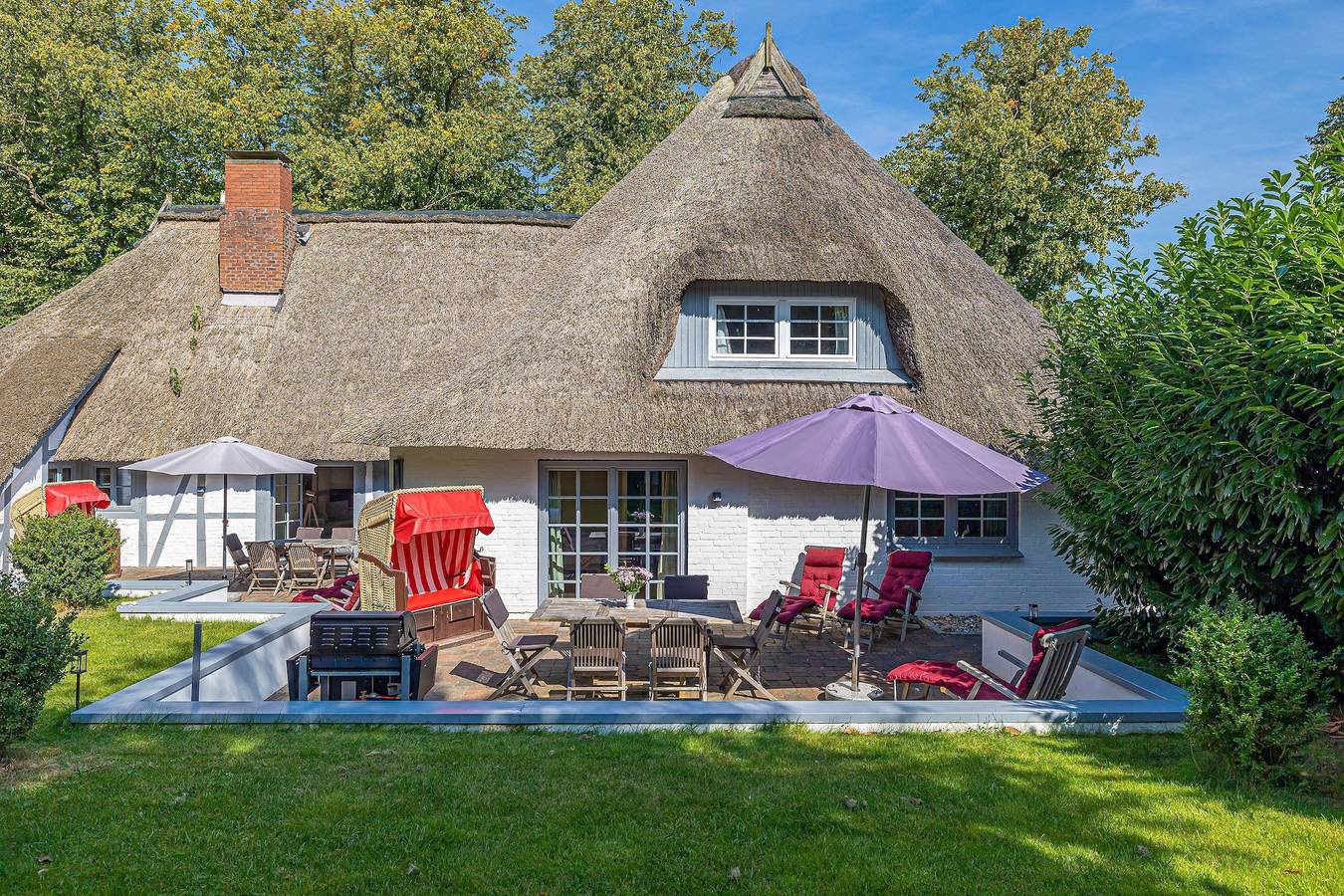 Ganze Ferienwohnung, Weiße Reetdachkate Wohnung 1 in Behrensdorf, Hohwachter Bucht