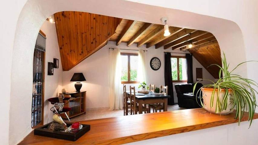 Gîte pour 5 personnes, avec balcon et piscine dans Peyre-en-Aubrac - 2
