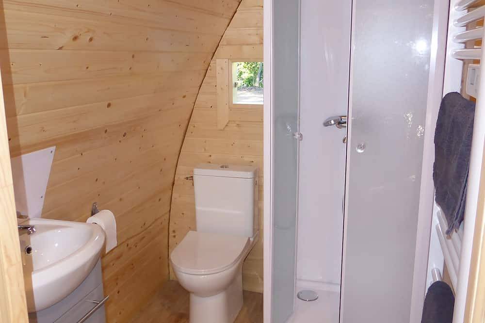Cabane forestière  Megapod tout confort in Tréméoc, Côte de Cornouaille