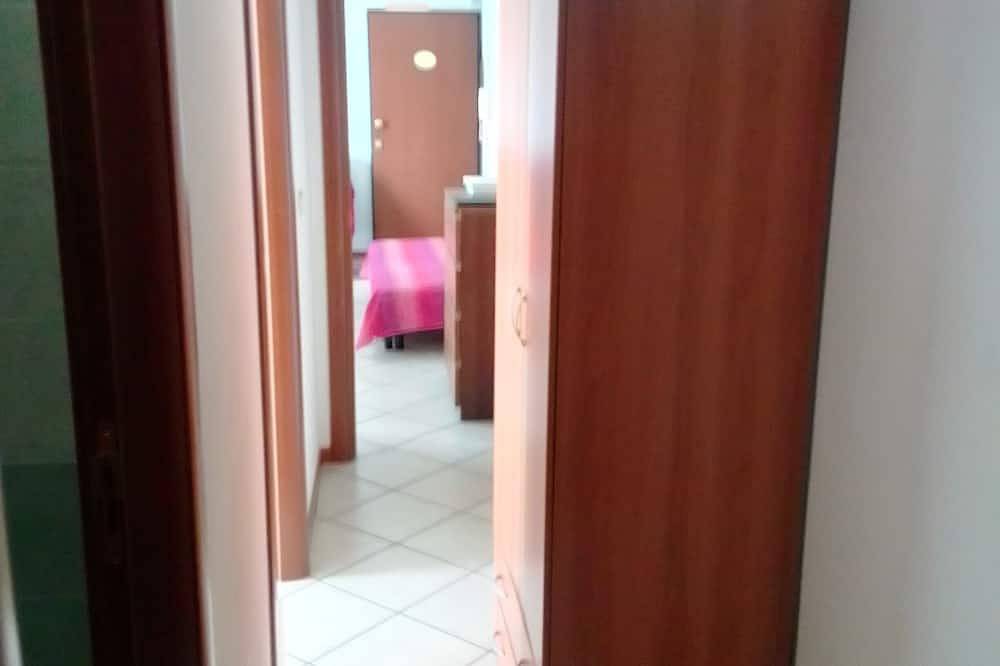 Entire apartment, Large family apartment with garden facing the sea in Teramo Province