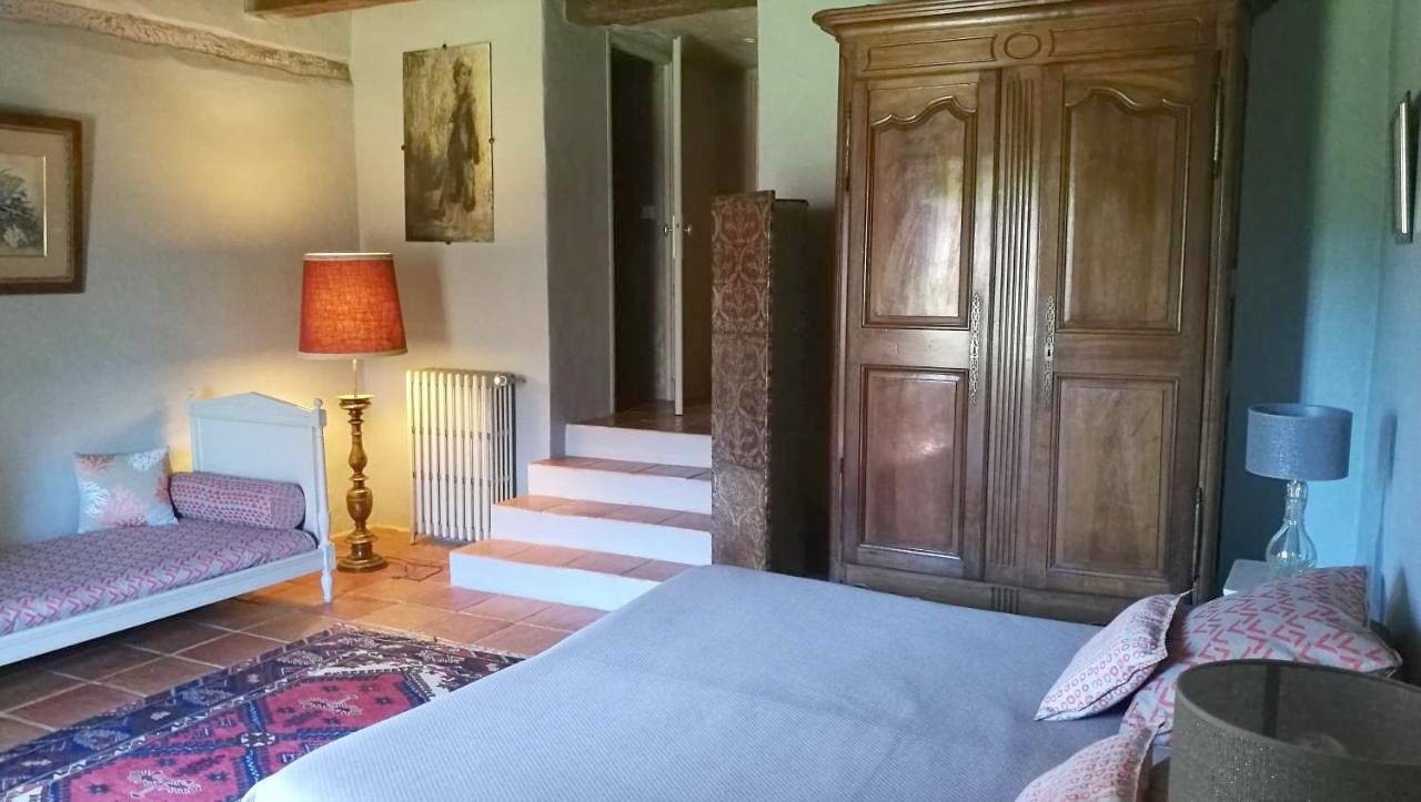 Triple Room with Pool View in Coly-Saint-Amand, Périgord Noir