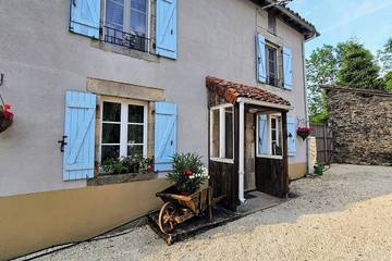 Gîte pour 6 personnes, avec jardin et terrasse à Pageas
