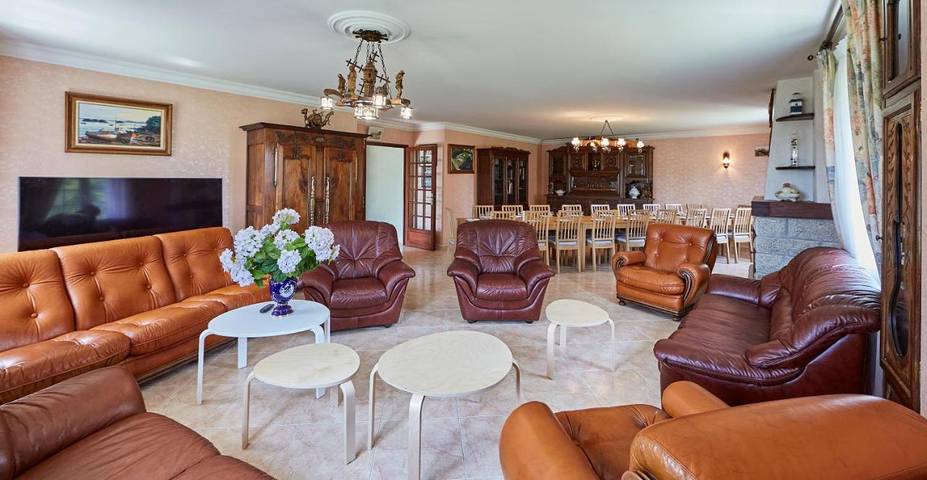 Location de vacances pour 20 personnes, avec vue et terrasse, animaux acceptés à Ambon - 2