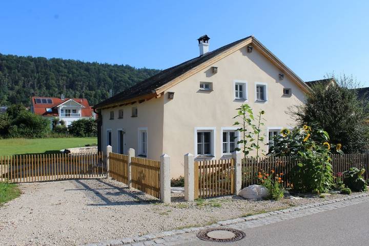 Ferienwohnung für 3 Personen, mit Terrasse und Garten