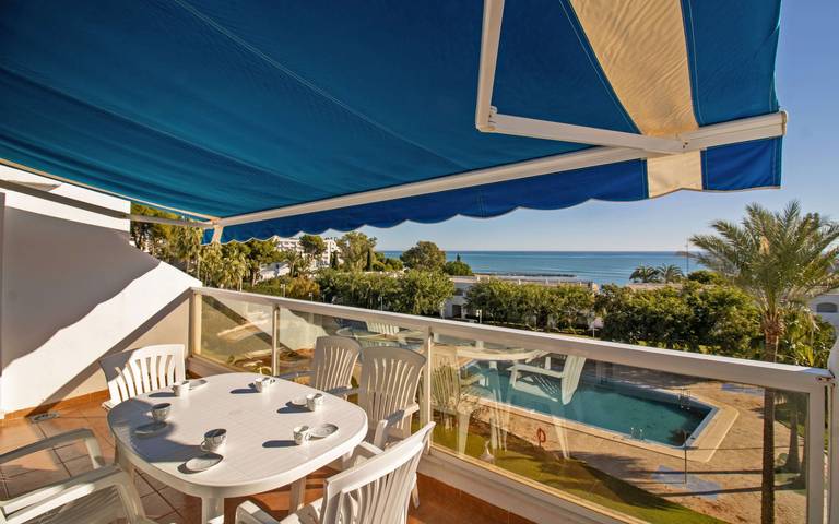 Gîte pour 6 personnes, avec terrasse ainsi que jardin et piscine à Alcossebre - 4