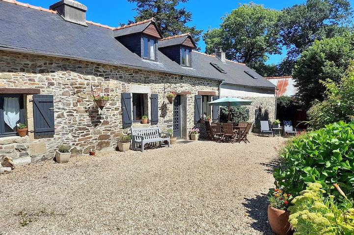 Gîte pour 4 personnes, avec terrasse et jardin