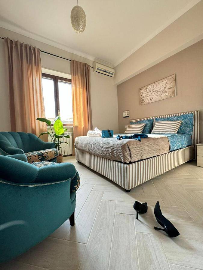 Seasuntour - B&B Over the World in Meta, Sorrento Coast