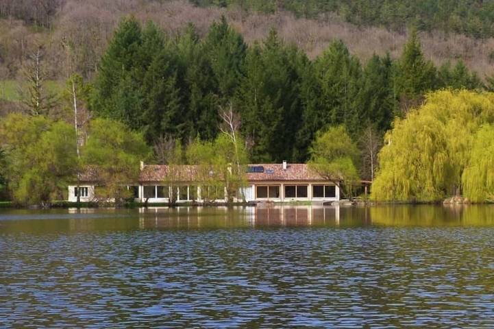 Location de vacances pour 7 personnes, avec jardin et terrasse à Barbazan
