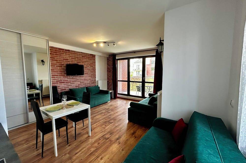 Ganze Wohnung, Lakeside Promenade View Sunset Studio in Ostroda, Seenplatte von Ilawa