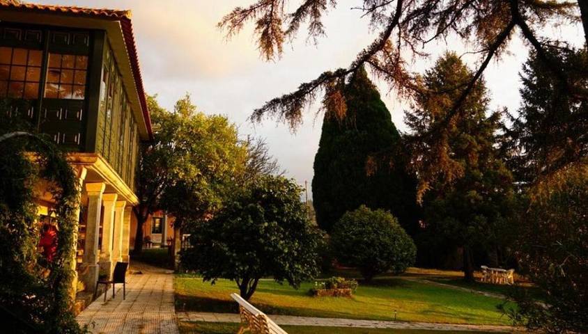 Casa rural para 4 personas, con Balcón y Terraza además de Jacuzzi y Jardín en Comarca de Pontevedra