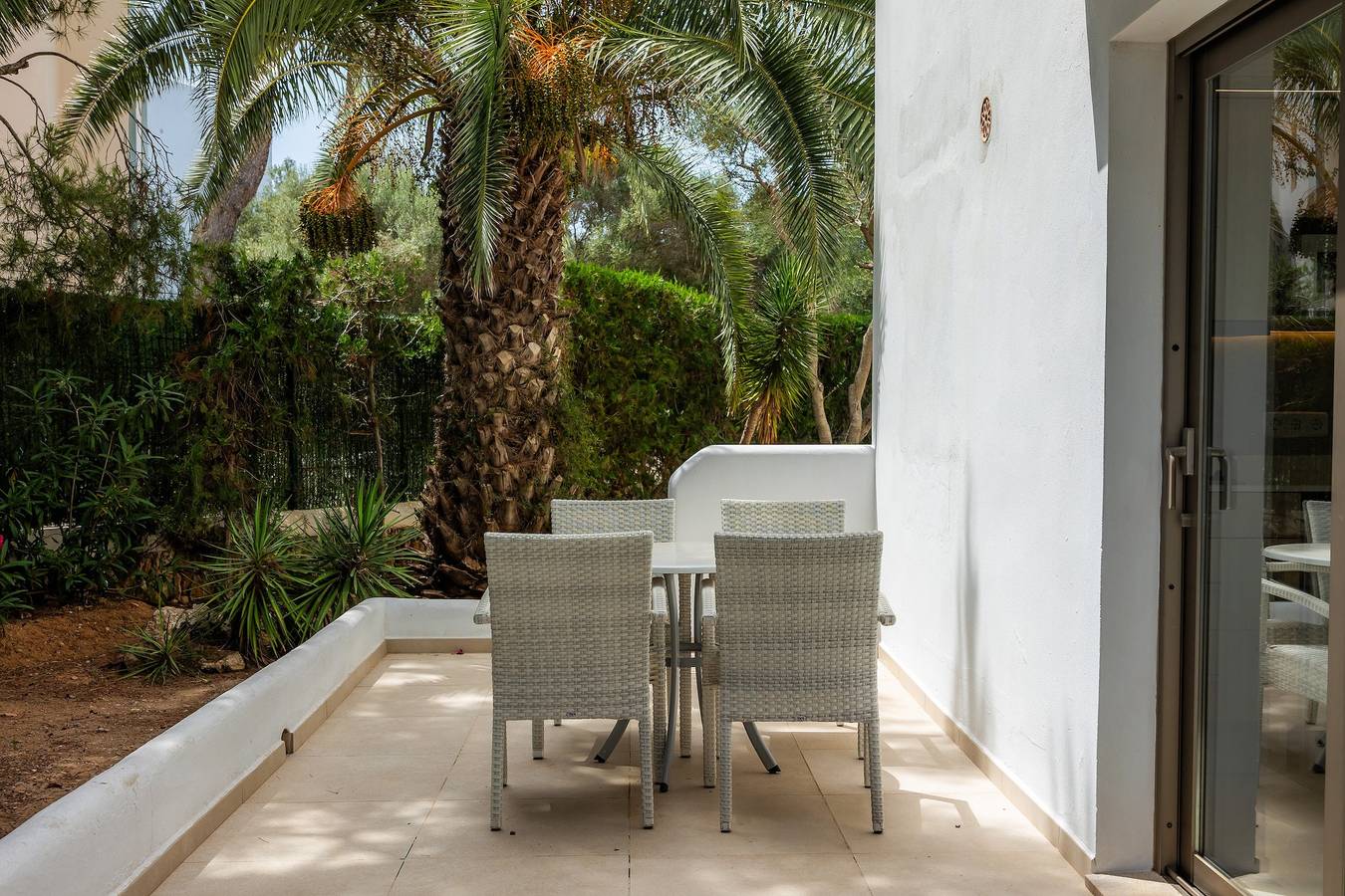 Entire apartment, Apartment 'Apartamento Bon Aire N4' with Shared Pool, Wi-Fi and Air Conditioning in Cala Serena, Felanitx