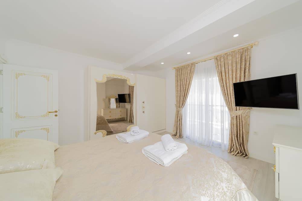 Brand New Villa, w/ Full Amenities  and swimming pool in Kemer, Antalya Province