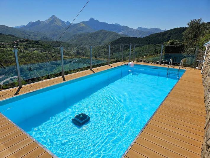 Ferienhaus für 8 Personen, mit Whirlpool und Terrasse sowie Garten und Pool