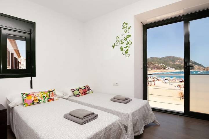 Amazing Triplex Sea Views in Tossa in Platja Gran (Tossa de Mar), Tossa de Mar