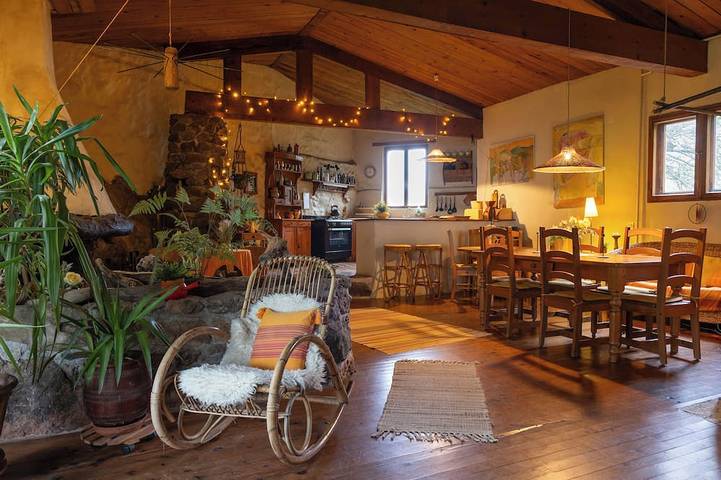 Gîte pour 8 personnes, animaux acceptés à Cubières-sur-Cinoble