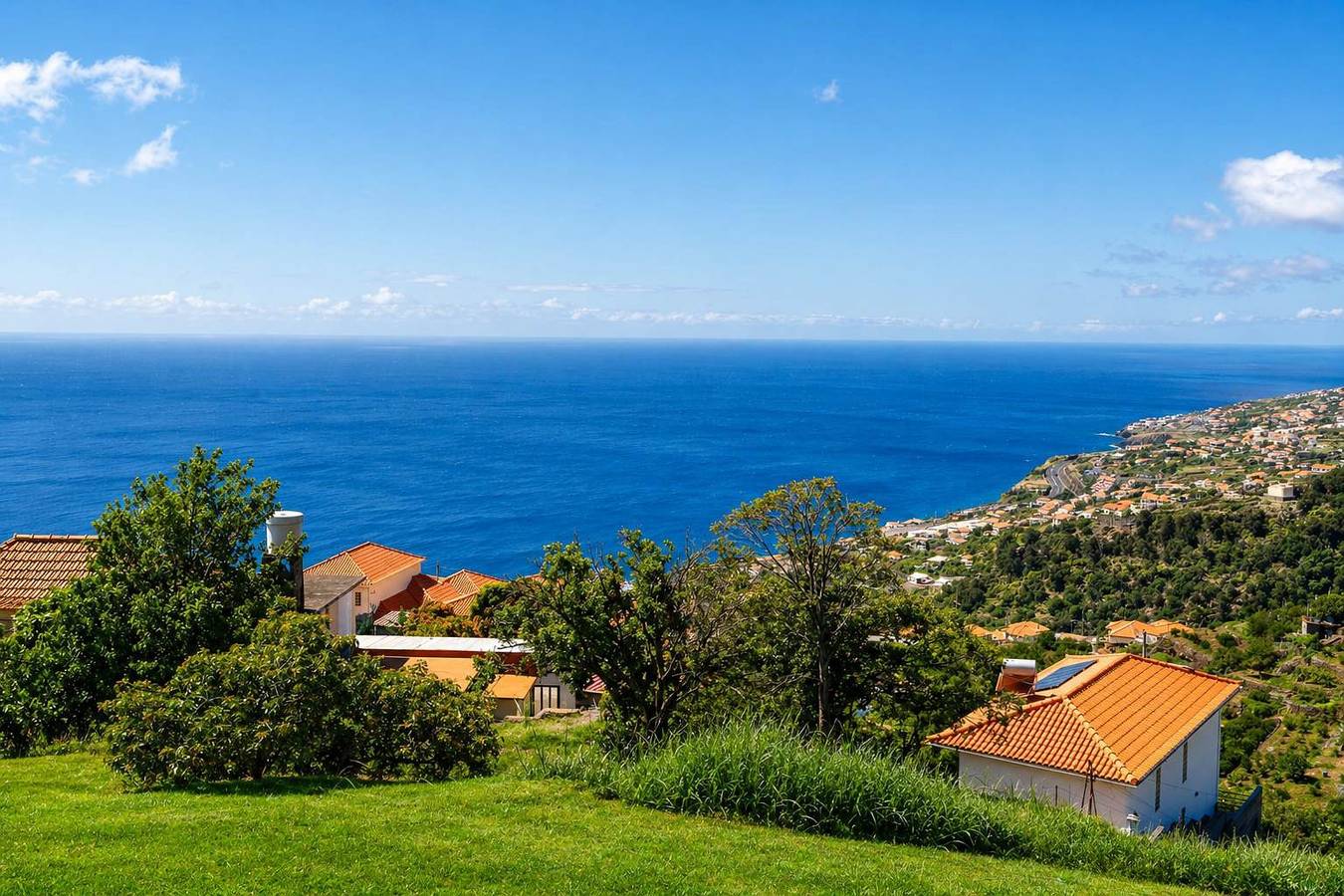 Oceanfront Villa with Breathtaking Sea Views in Santa Cruz (Madeira), Madeira