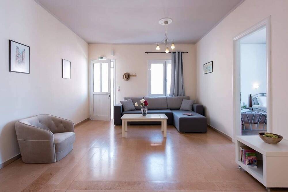 modern 2 bedroom fully furnished apartment over looking the harbour of Kassiopi, foto 7