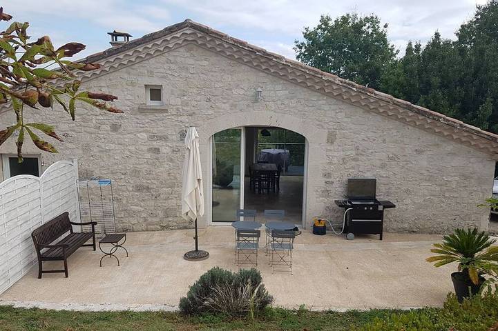 Ferienhaus für 5 Personen, mit Balkon und Garten sowie Pool