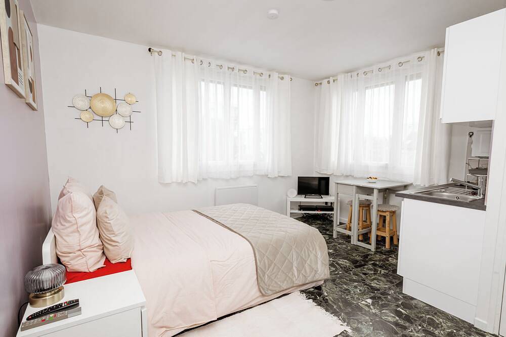 Entire apartment, L'Ecrin de Camille et Marie in Bobigny, Seine-Saint-Denis