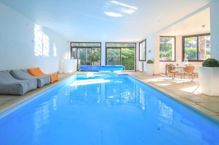 Location de vacances pour 10 personnes, avec Terrasse et Jardin à Médan (Yvelines)