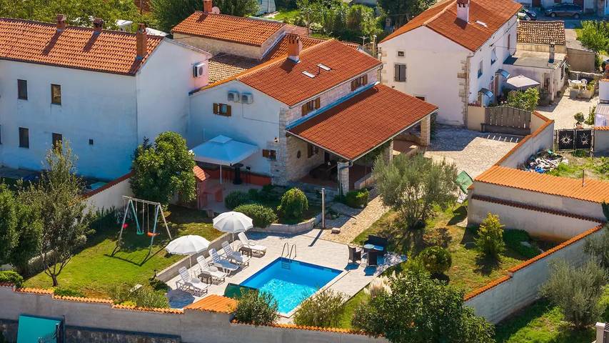 Ferienhaus für 10 Personen, mit Garten und Pool, mit Haustier - 1