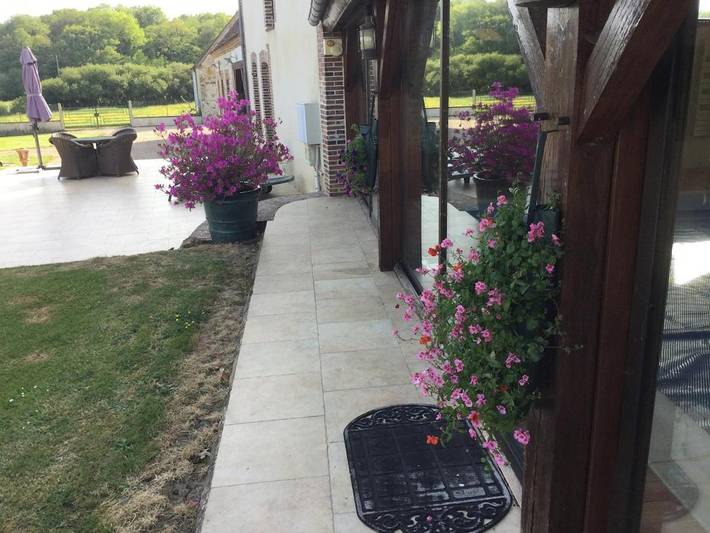 Location de vacances pour 2 personnes, avec piscine et sauna ainsi que terrasse et jacuzzi dans Longny-les-Villages - 2