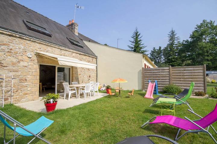 Gîte pour 7 personnes, avec terrasse et jardin à Plouhinec (Morbihan) - 2