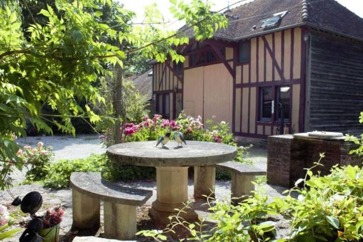 Gîte pour 12 personnes, avec sauna et jardin à Bouilly