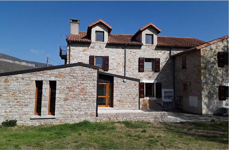 Auberge pour 5 personnes, avec terrasse et jardin