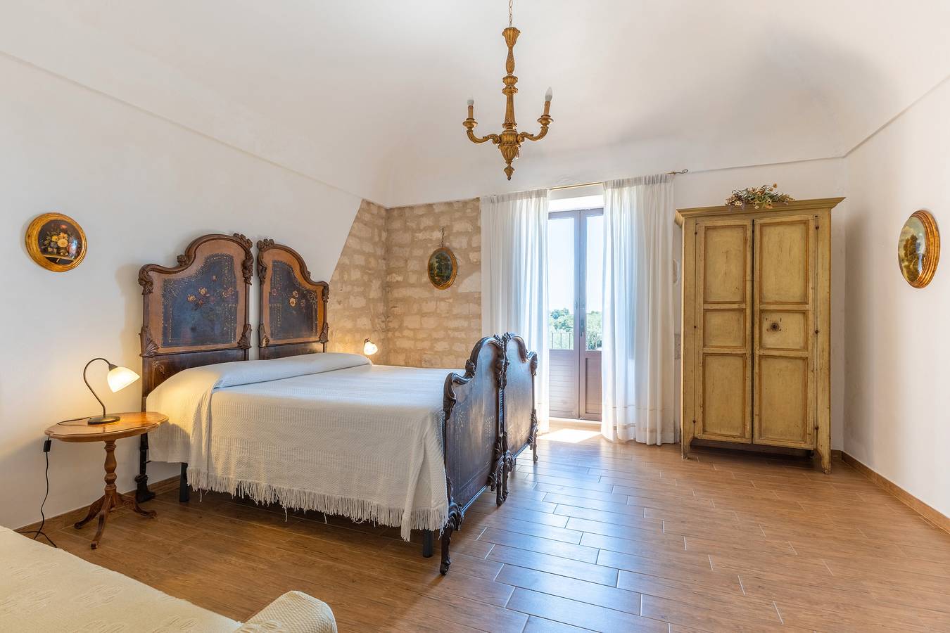 Entire apartment, Apartment 'In Villa Con Vista' with Shared Pool, Wi-Fi and Air Conditioning in Modica, Ragusa Province