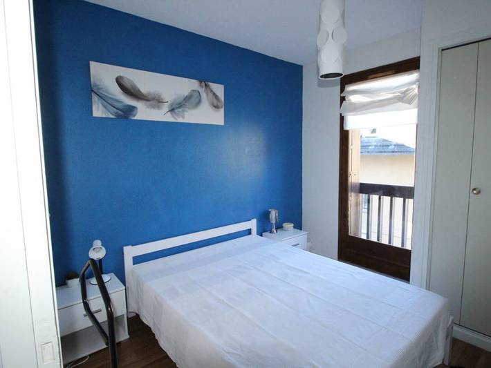 Appartement entier, Luchon T3 balcon sud, parking, petits animaux admis in Luchon-Superbagnères, Bagnères-de-Luchon