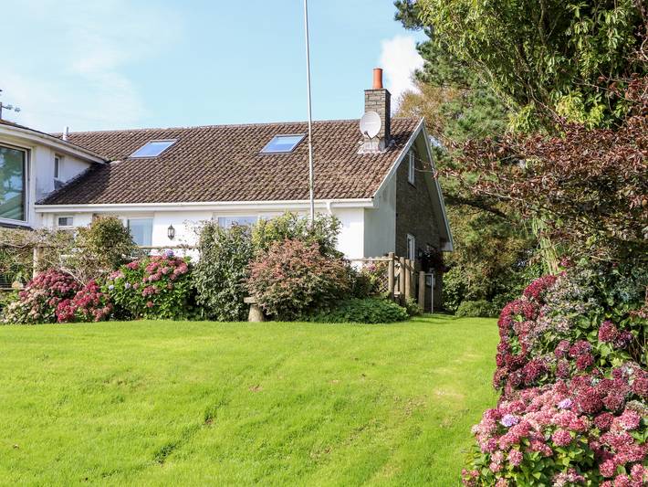 Holiday home for 2 people, with garden in Falmouth (UK)