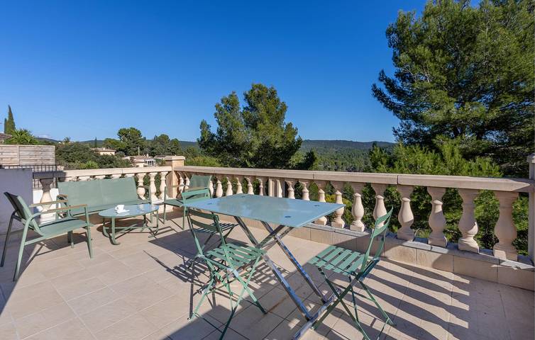 Gîte pour 6 personnes, avec jardin à Le Luc - 2