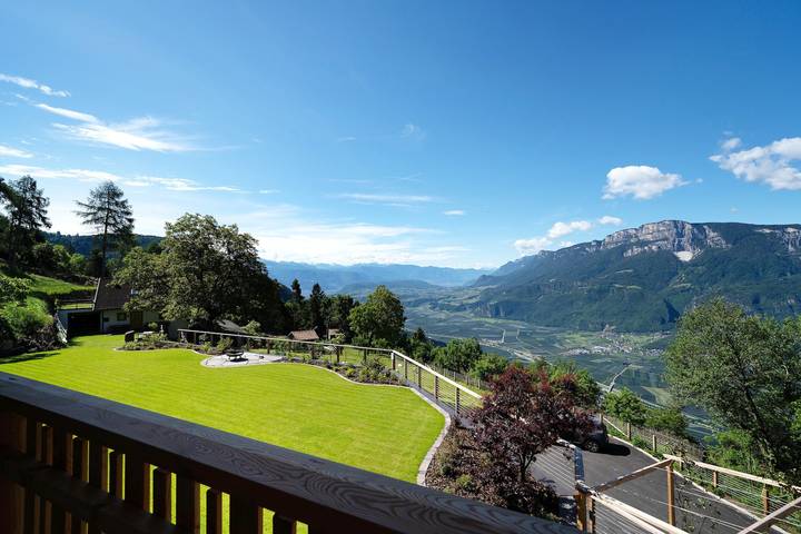 Hel lägenhet, Apartment 'Lodge Lavendel' with Mountain View, Private Terrace and private sauna in Mölten, Sarntal Alperne